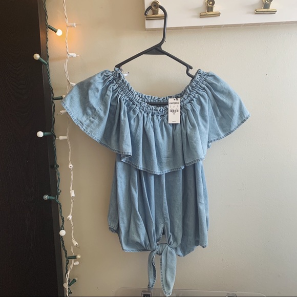 Express Tops - Off the shoulder blouse
